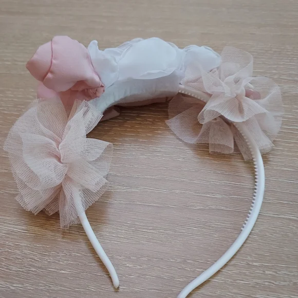 Handmade Floral Pink and White Kids Hairband - Picture 4 of 4